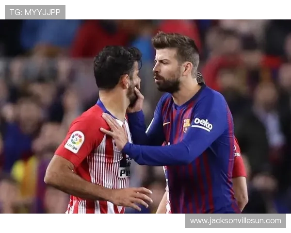 恩梅加赛后撞倒裁判获红牌纪念